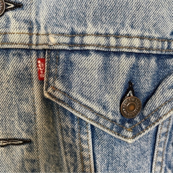 Levi’s Denim Trucker Jacket Side and Breast Pockets Distressed Collar Size 40L - Picture 12 of 15